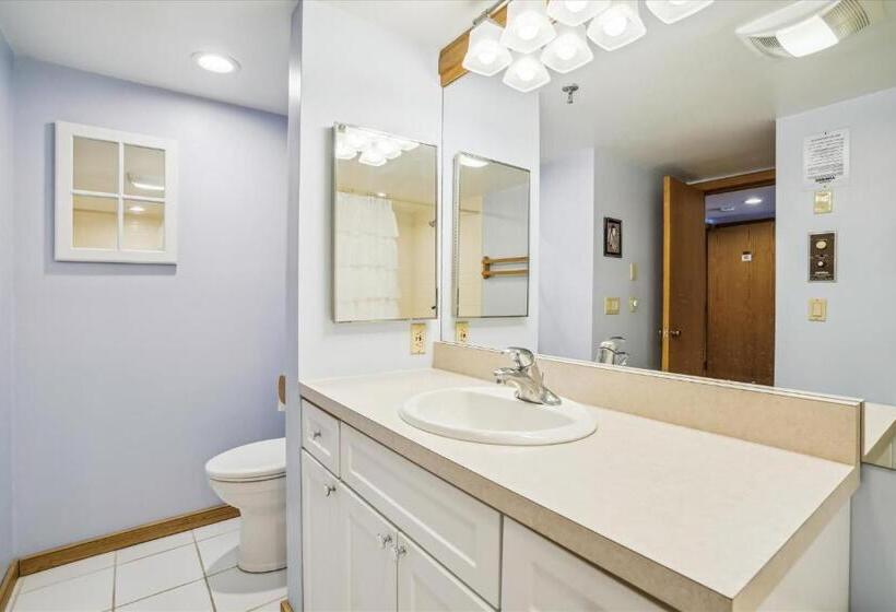 Highridge B16a Hotel Room Only, Delightful Hotel Room, Sleeps 2