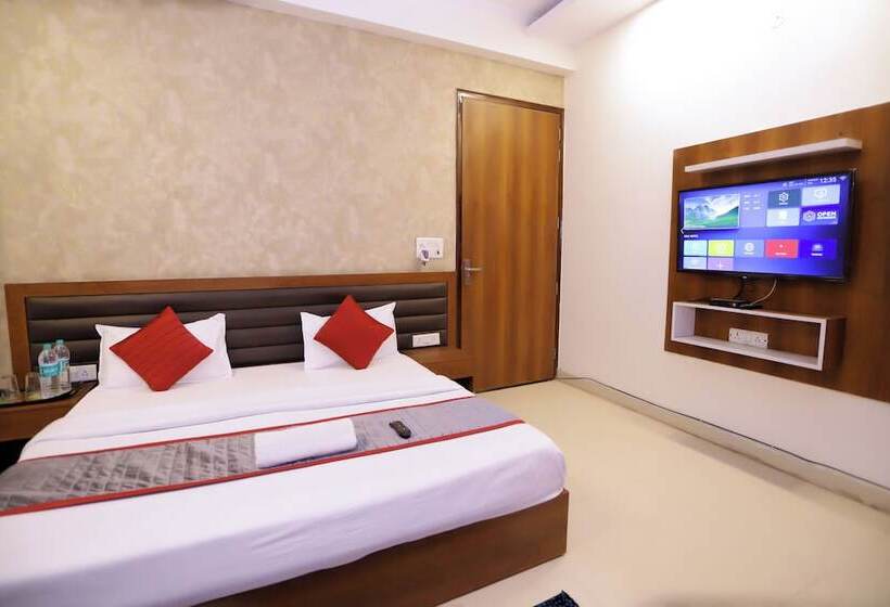 ホテル Admire Inn Noida Sector 50