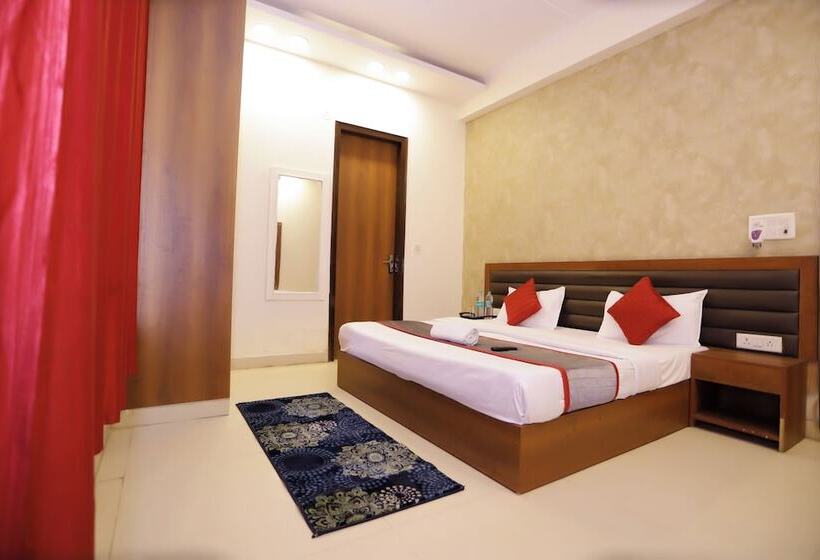 ホテル Admire Inn Noida Sector 50