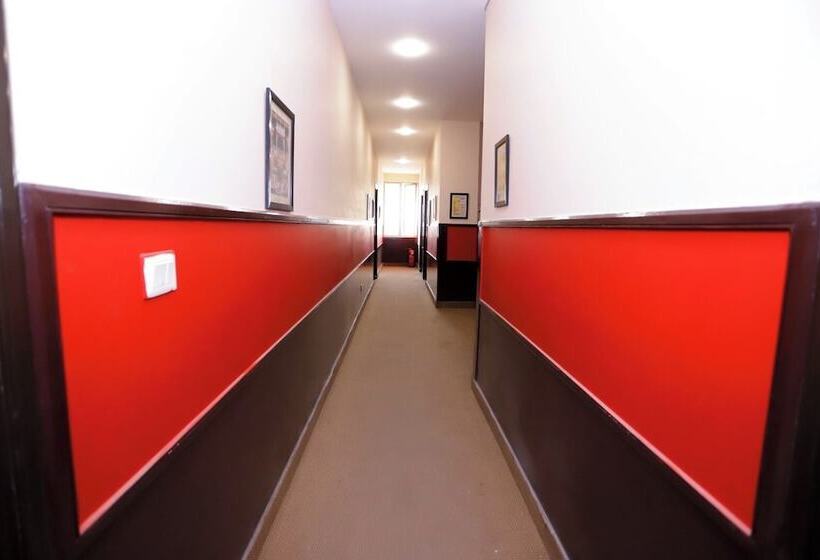 ホテル Admire Inn Noida Sector 50