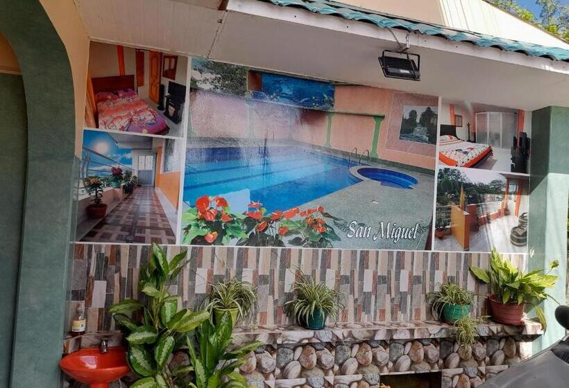 ホテル Alojamiento Panamericano San Miguel