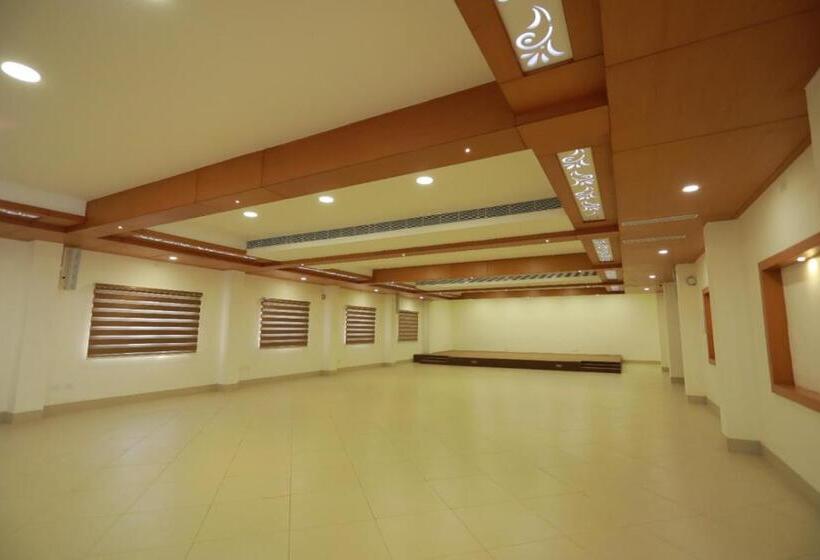 Отель Ashok Palace