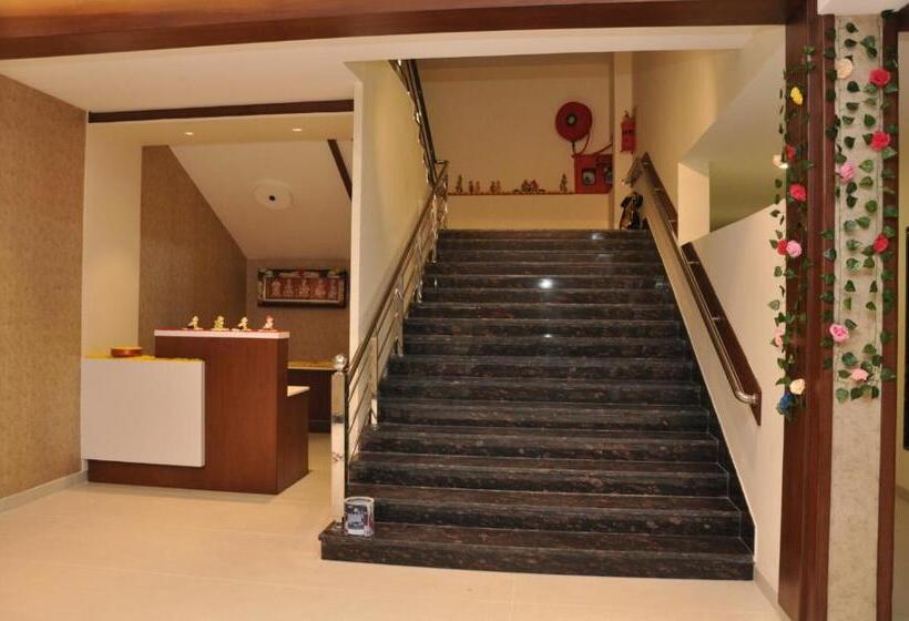 Отель Ashok Palace