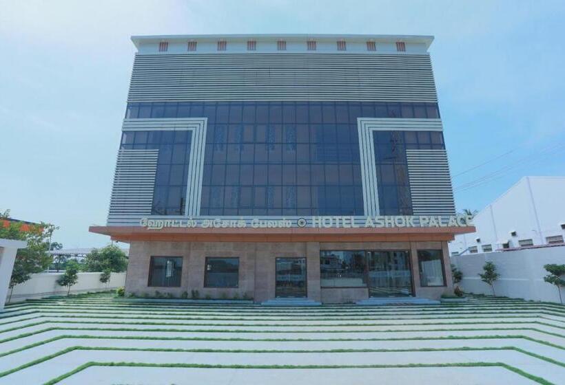 Отель Ashok Palace