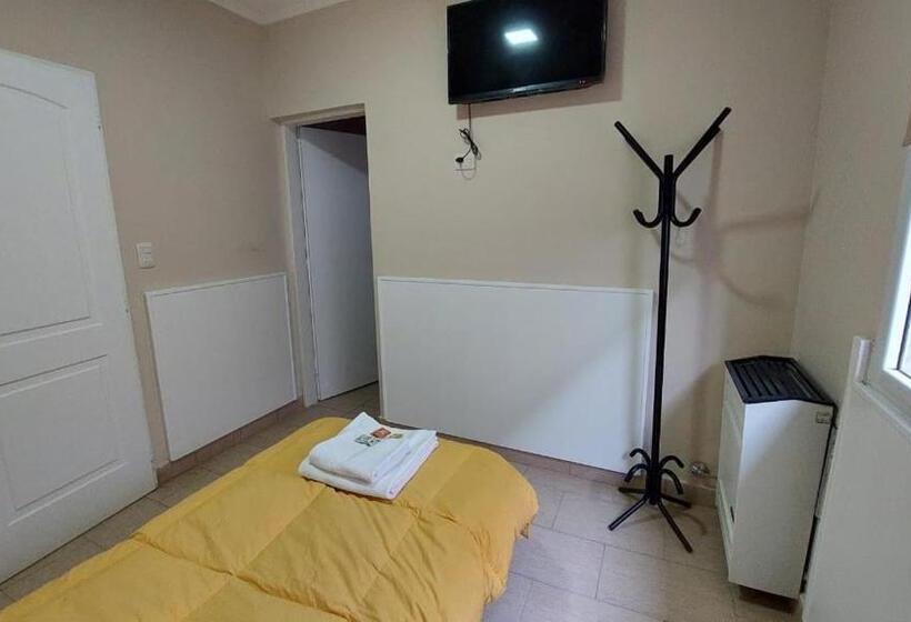 فندق El Viejo Bar