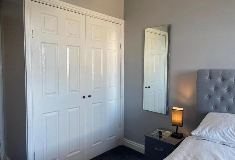 فندق Feildens Arms &