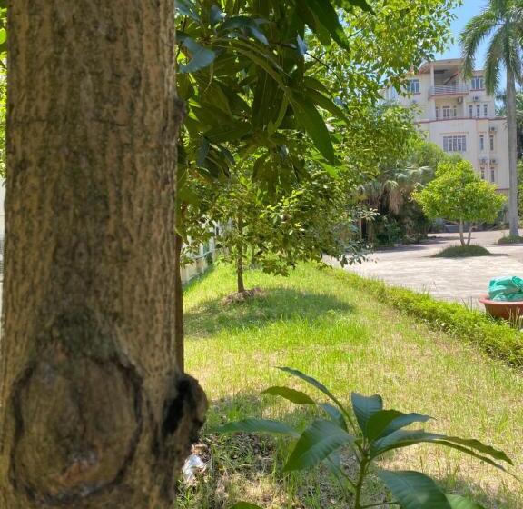 هتل Khách Sạn Phương đông