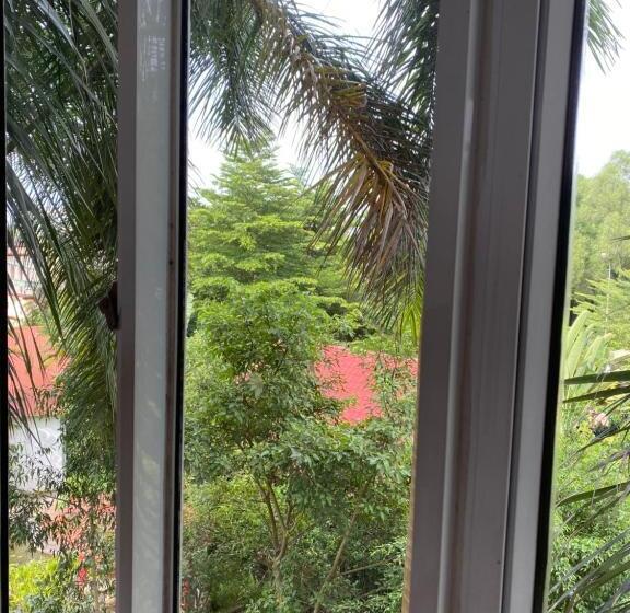 هتل Khách Sạn Phương đông