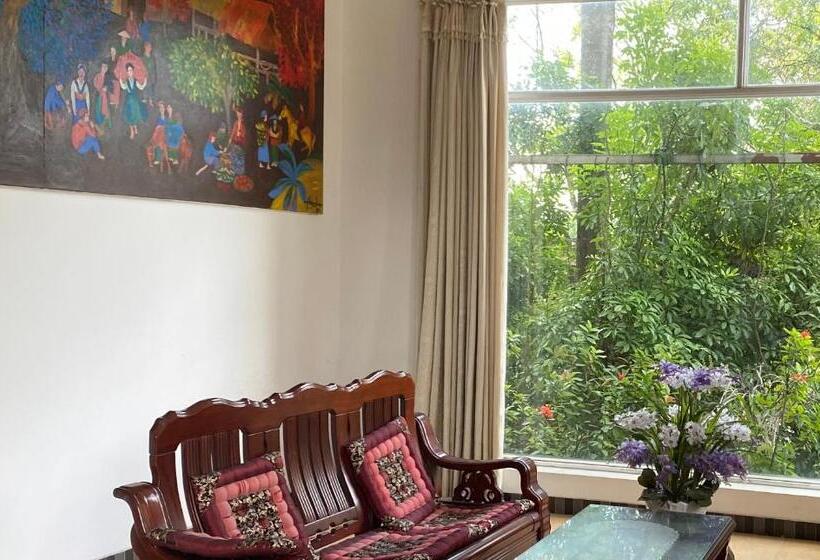 هتل Khách Sạn Phương đông