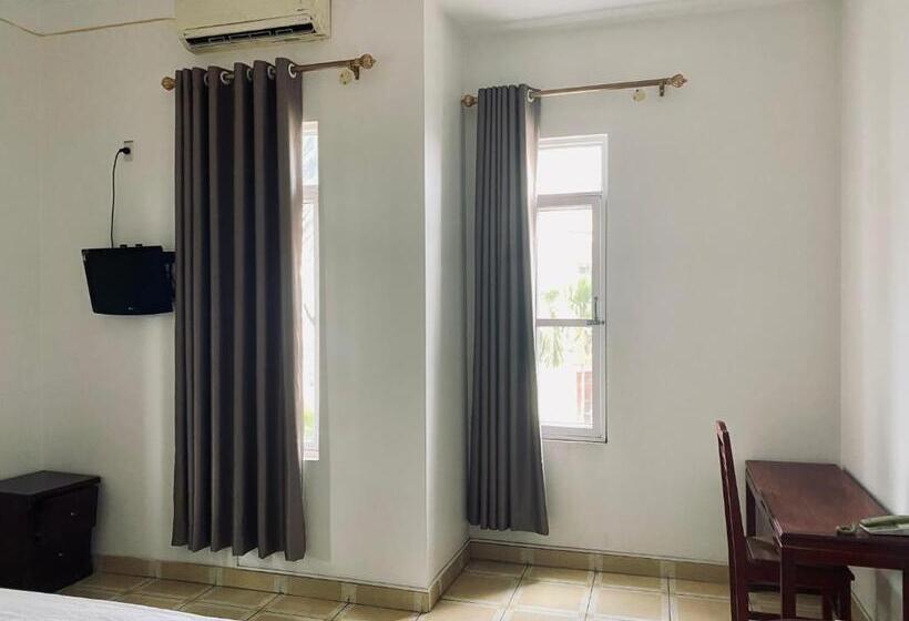 هتل Khách Sạn Phương đông