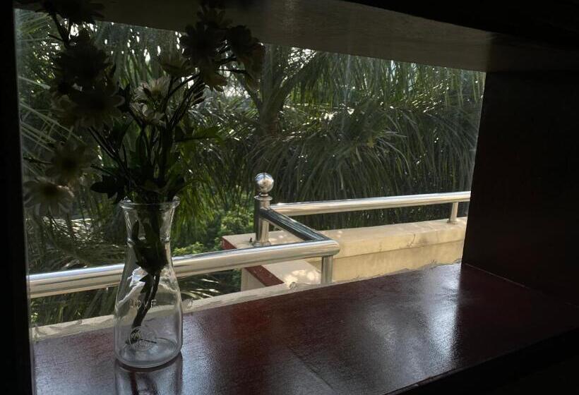 هتل Khách Sạn Phương đông