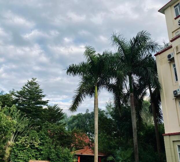 هتل Khách Sạn Phương đông