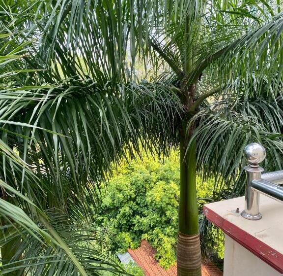 هتل Khách Sạn Phương đông