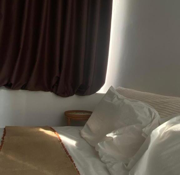 هتل Khách Sạn Phương đông