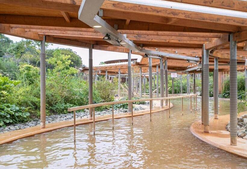 בית מלון כפרי Kur Park Nagayu