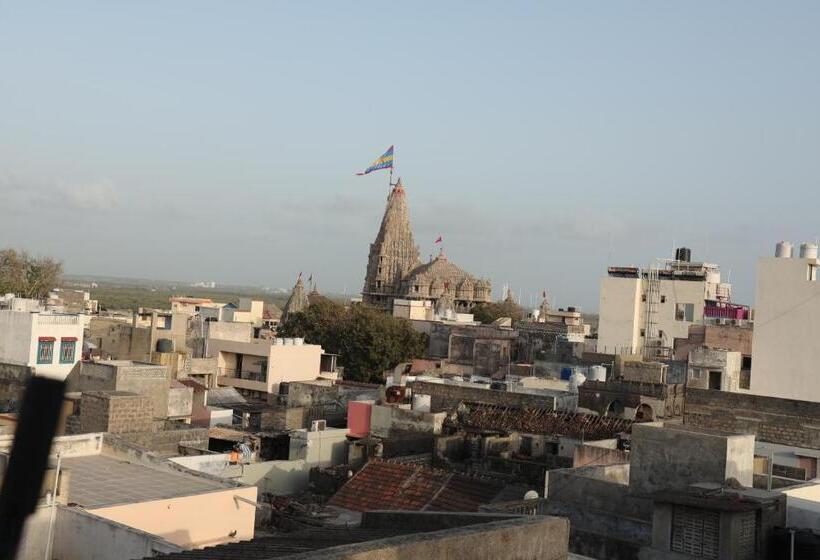 בית מלון כפרי Lord Krishna