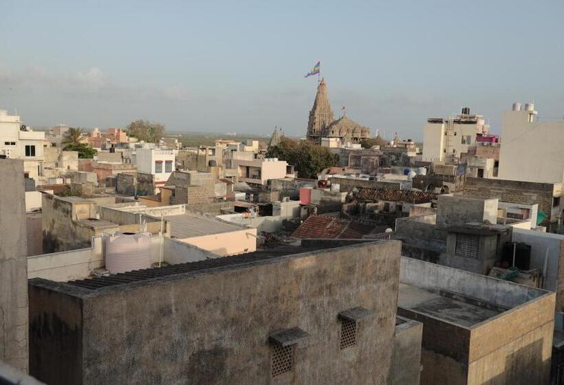 בית מלון כפרי Lord Krishna