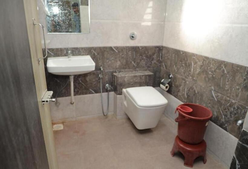 בית מלון כפרי Lord Krishna