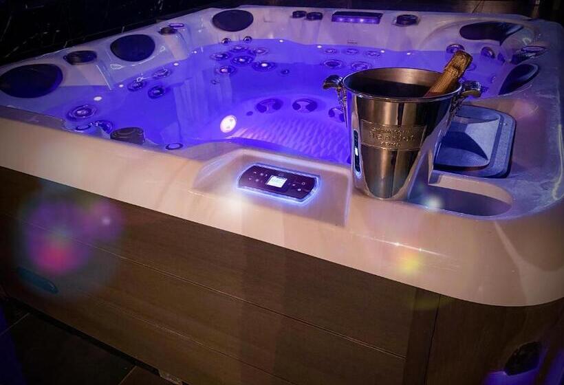 בית מלון כפרי Loveroom Avec Jacuzzi 01