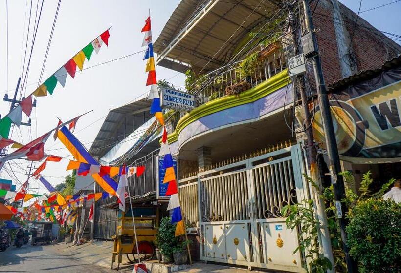 בית מלון כפרי Oyo 93069 Penginapan Sumber Rizki