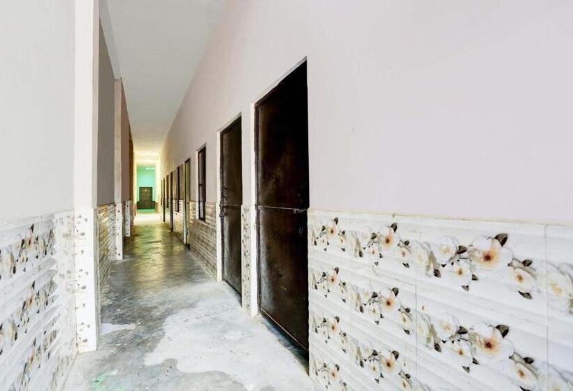 ホテル Oyo Flagship Krishna