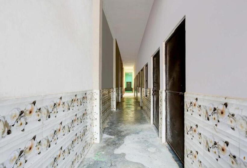 ホテル Oyo Flagship Krishna