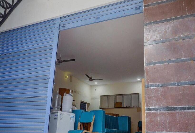 Отель Oyo Flagship Maruthi Residency