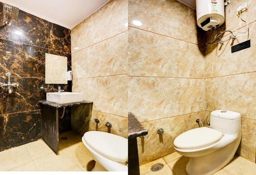 فندق Oyo Flagship Royal