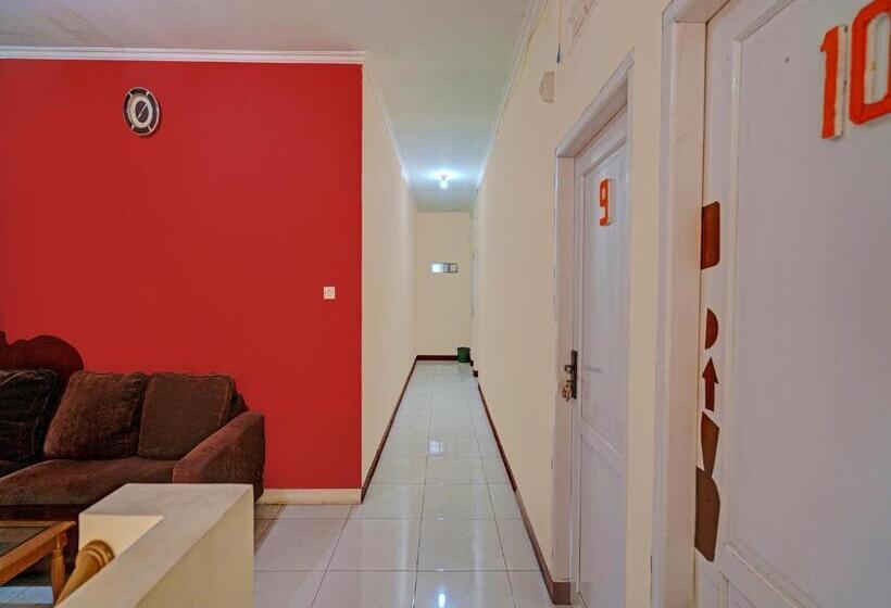 호텔 Oyo Life 92546 Kost Merah Bojongsoang Syariah