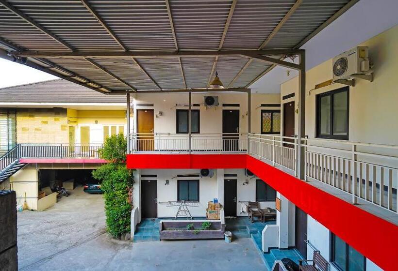 هتل Oyo Life 92641 Guest House Palinggihan Ii