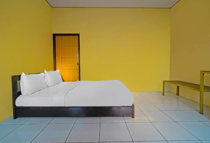 هتل Oyo Life 92641 Guest House Palinggihan Ii