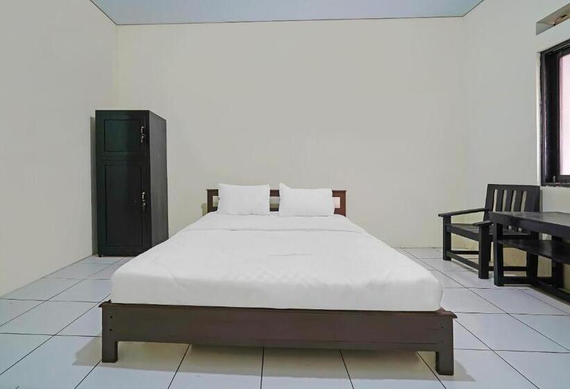 هتل Oyo Life 92641 Guest House Palinggihan Ii