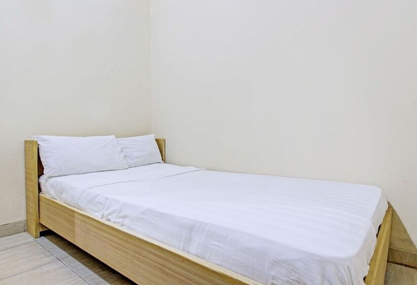 ホテル Oyo Life 92663 Karmel 6