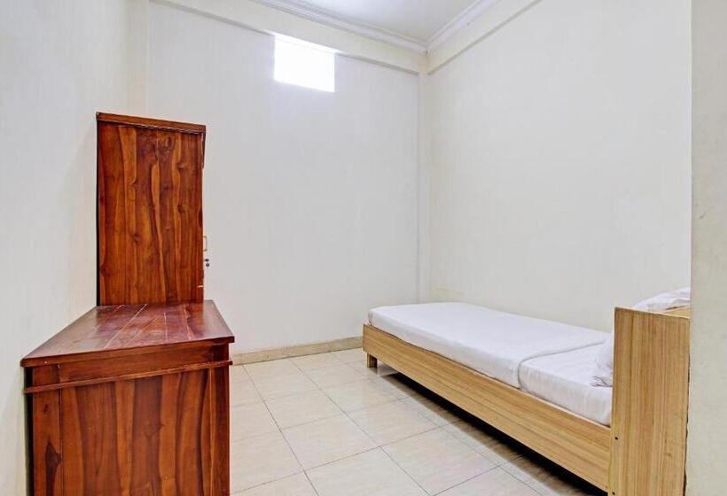 ホテル Oyo Life 92663 Karmel 6