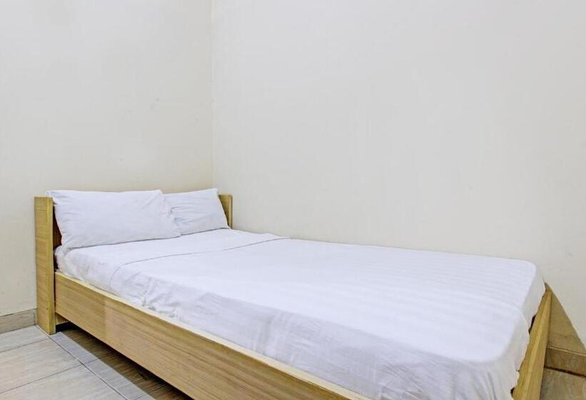 ホテル Oyo Life 92663 Karmel 6