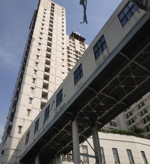 ホテル Oyo Life 92745 The Margo Monthly Stay