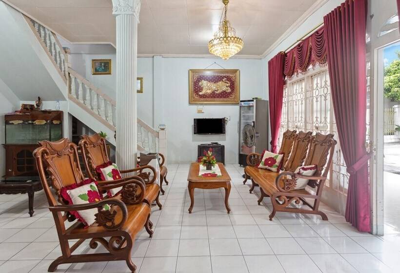 ホテル Oyo Life 92803 Penginapan Purnama