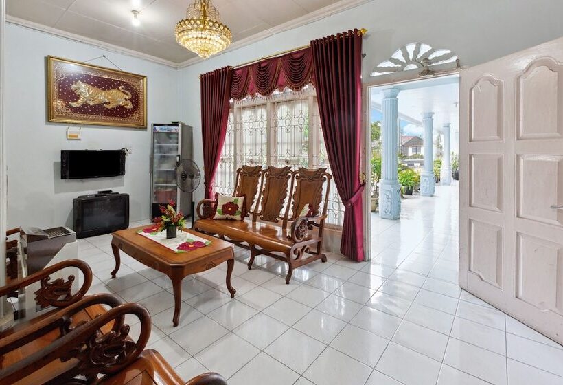 ホテル Oyo Life 92803 Penginapan Purnama