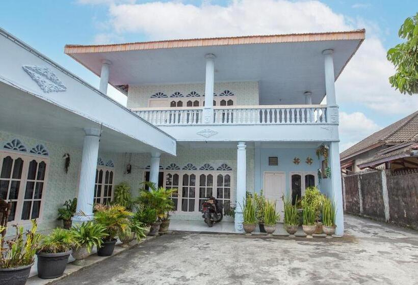 ホテル Oyo Life 92803 Penginapan Purnama