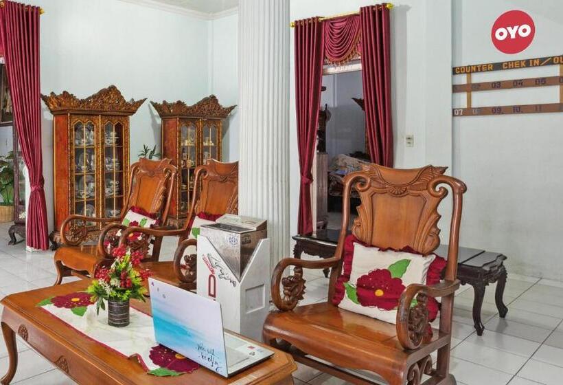 ホテル Oyo Life 92803 Penginapan Purnama