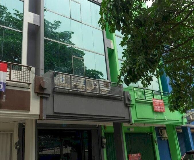 فندق Oyo Life 92878 Kost Padma Syariah