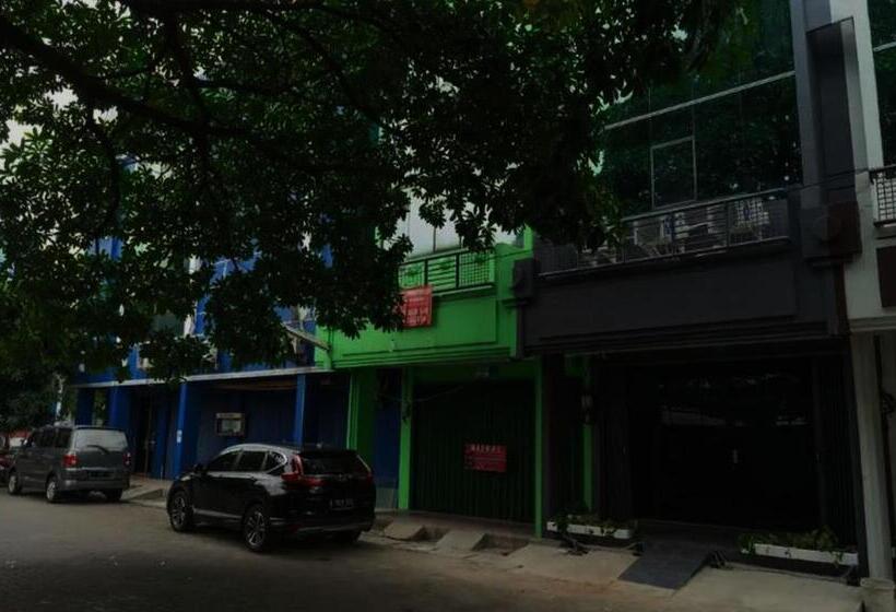 فندق Oyo Life 92878 Kost Padma Syariah