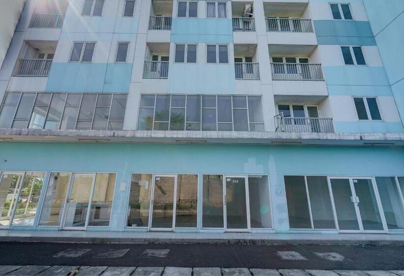 Отель Oyo Life 92889 Apartement Grand Sentraland Karawang By A.t Room