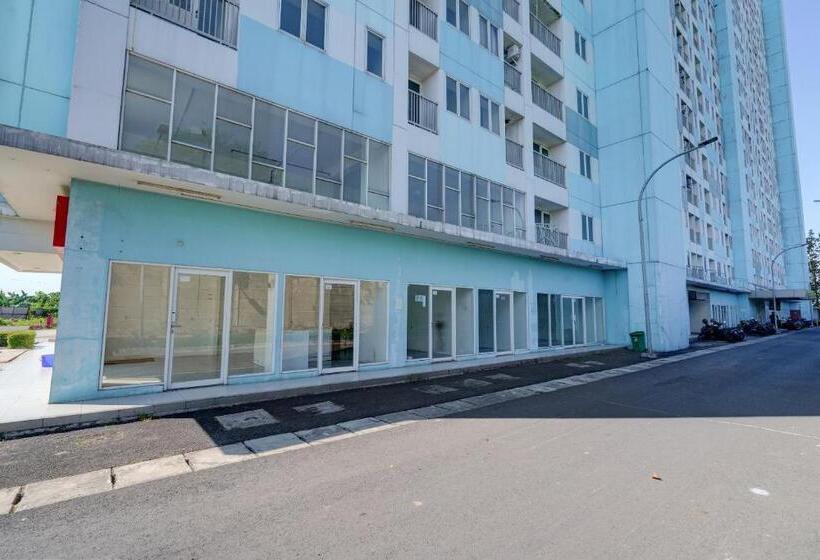 Отель Oyo Life 92889 Apartement Grand Sentraland Karawang By A.t Room