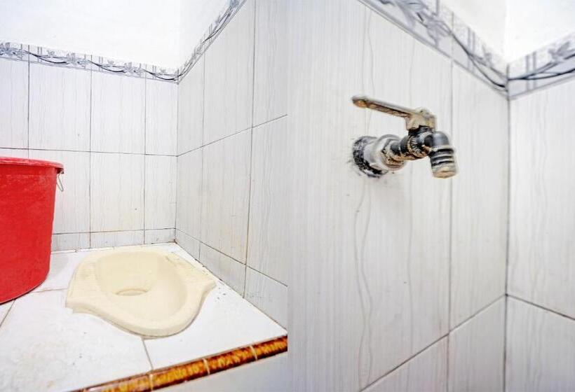 酒店 Oyo Life 92937 Kost Putri Sarkara Syariah