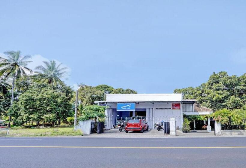 酒店 Oyo Life 92937 Kost Putri Sarkara Syariah