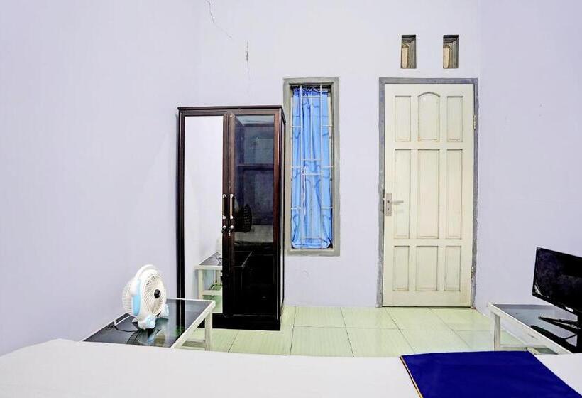 酒店 Oyo Life 92937 Kost Putri Sarkara Syariah