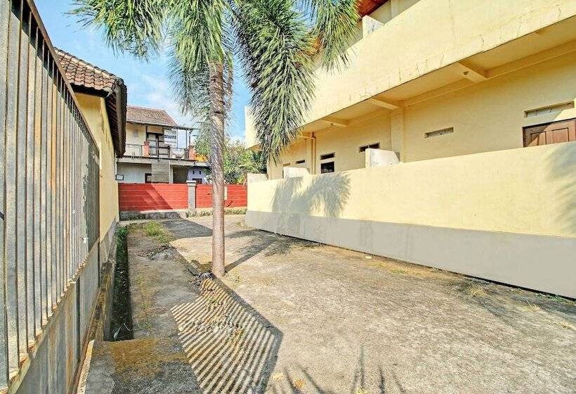 فندق Oyo Life 92954 Shanti Kost