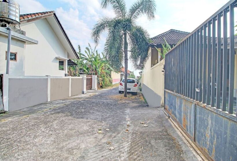 فندق Oyo Life 92954 Shanti Kost