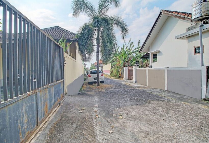 فندق Oyo Life 92954 Shanti Kost